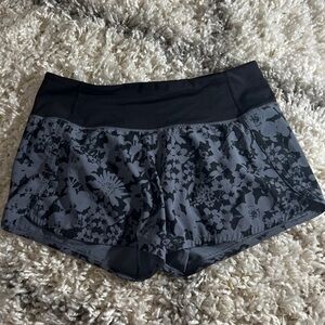 Lululemon Run Times Short II*4" Efflorescent Nebula Black / Black